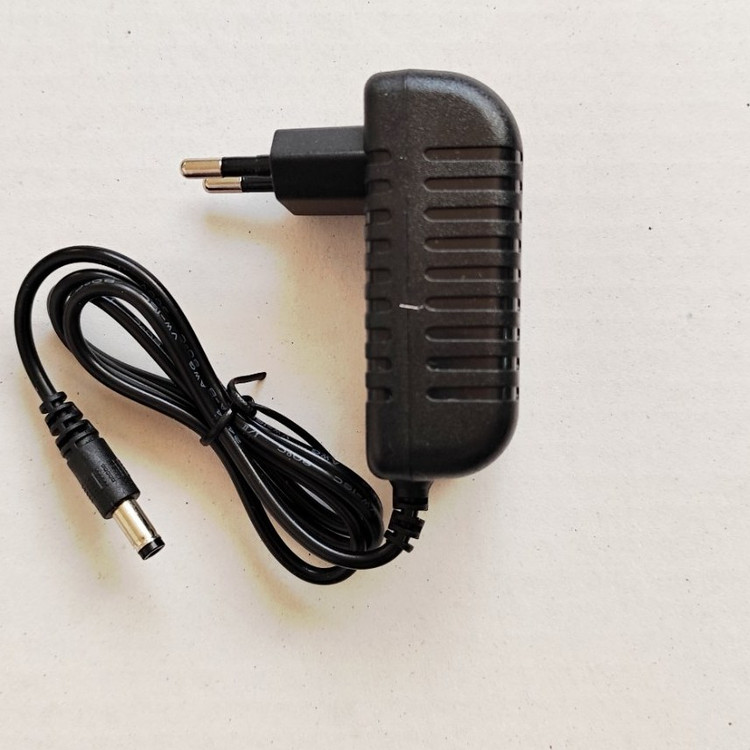 منبع تغذیه 6 ولت 2 آمپر - سوکت گرد نری